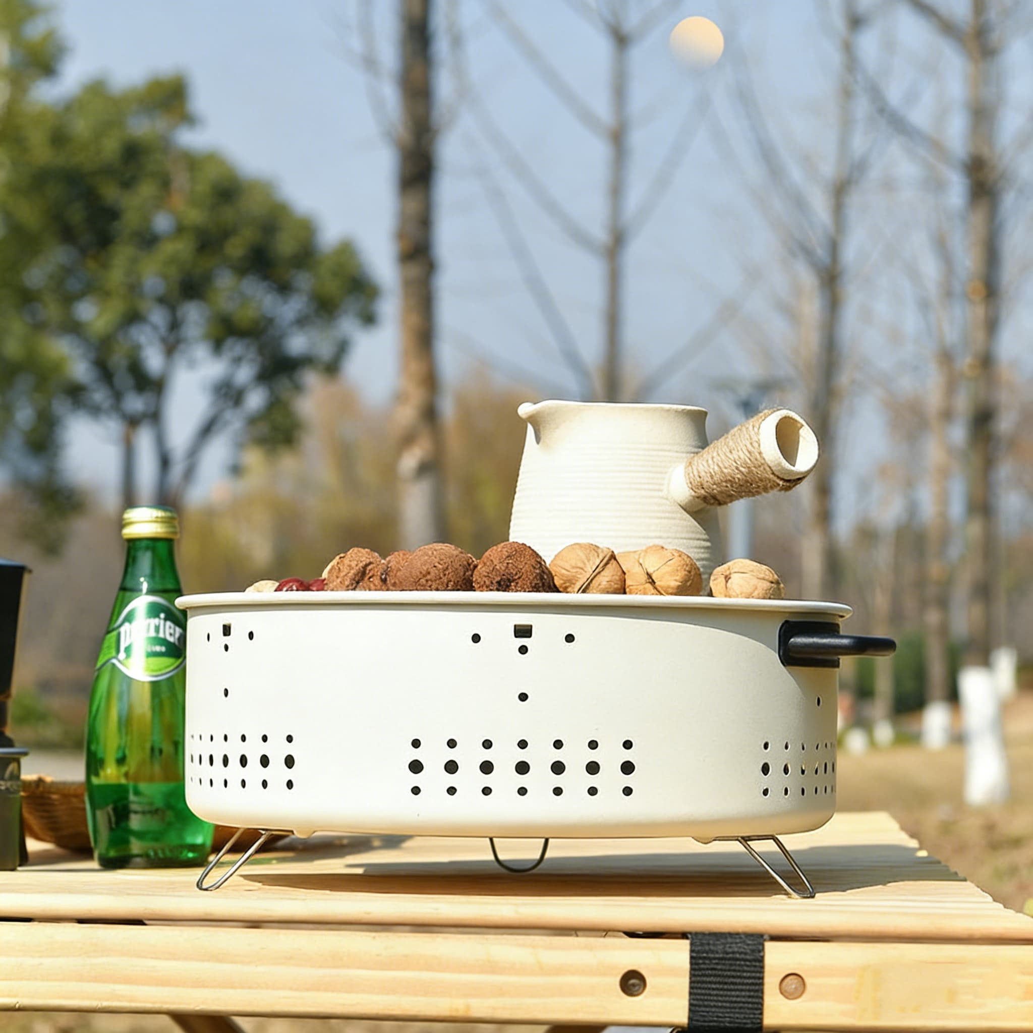 Parrilla de carbón portátil redonda para exteriores, multifuncional para uso familiar, con soporte integrado para asar y hervir té Parrilla de carbón portátil redonda para exteriores, multifuncional para uso familiar, con soporte integrado para asar y hervir té